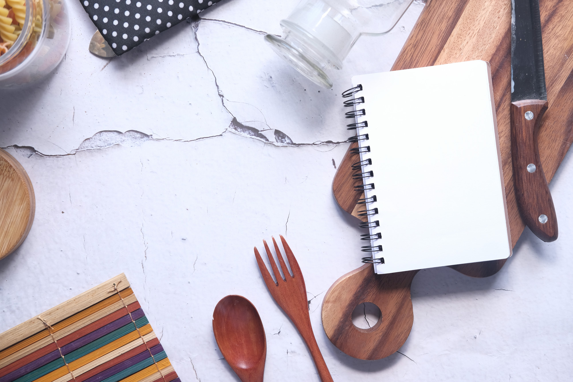 Set di utensili e notebook per pianificare corsi